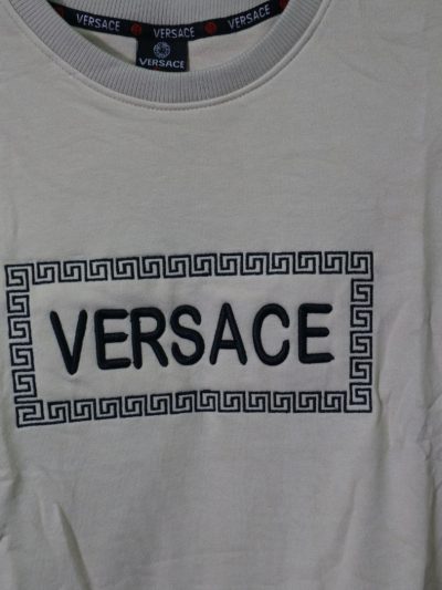 Sweatshirt by Taroka